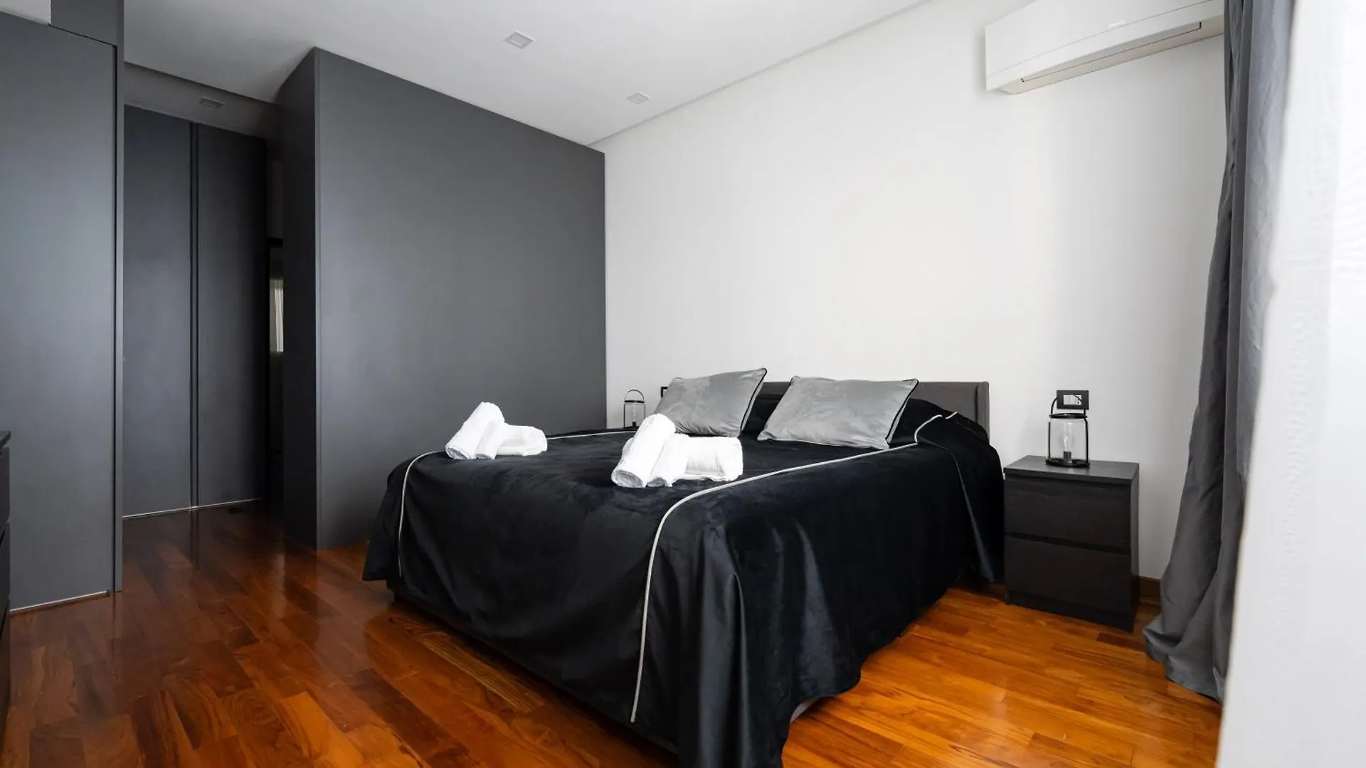 Apartment Chiaia-Piazza Amedeo Close Metro Station And Sea Naples