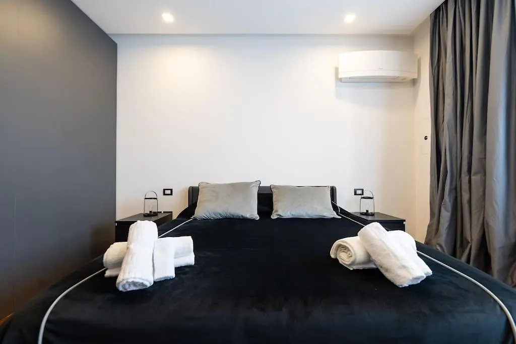 Apartment Chiaia-Piazza Amedeo Close Metro Station And Sea Naples