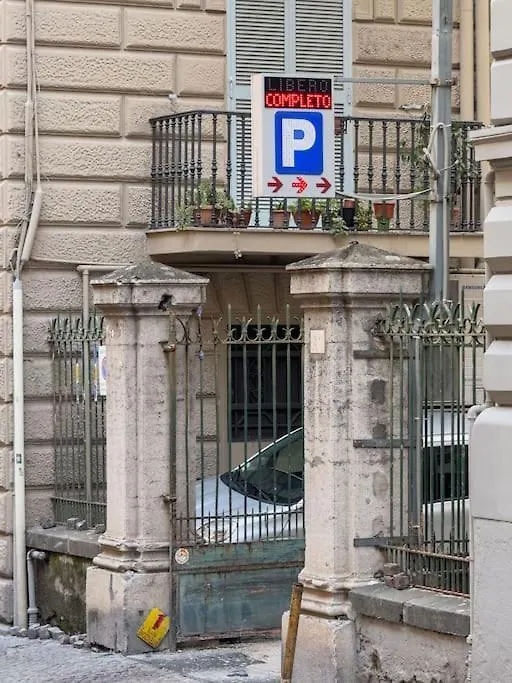 Apartment Chiaia-Piazza Amedeo Close Metro Station And Sea Naples